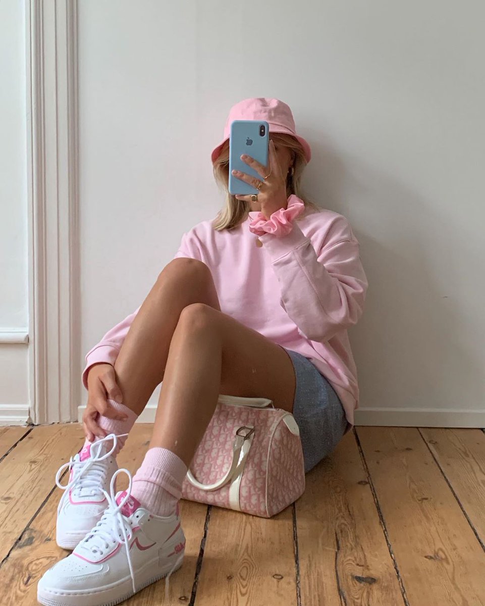 insta_grly tweet picture