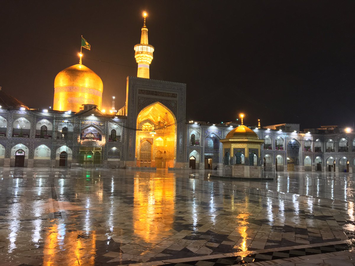 MehranKazemi's tweet photo. حرم مطهر امام رضا (ع) در هنگام بارش باران ، جاتون خالي ، التماس دعا 🙏 https://t.co/GvoT1KOWmu