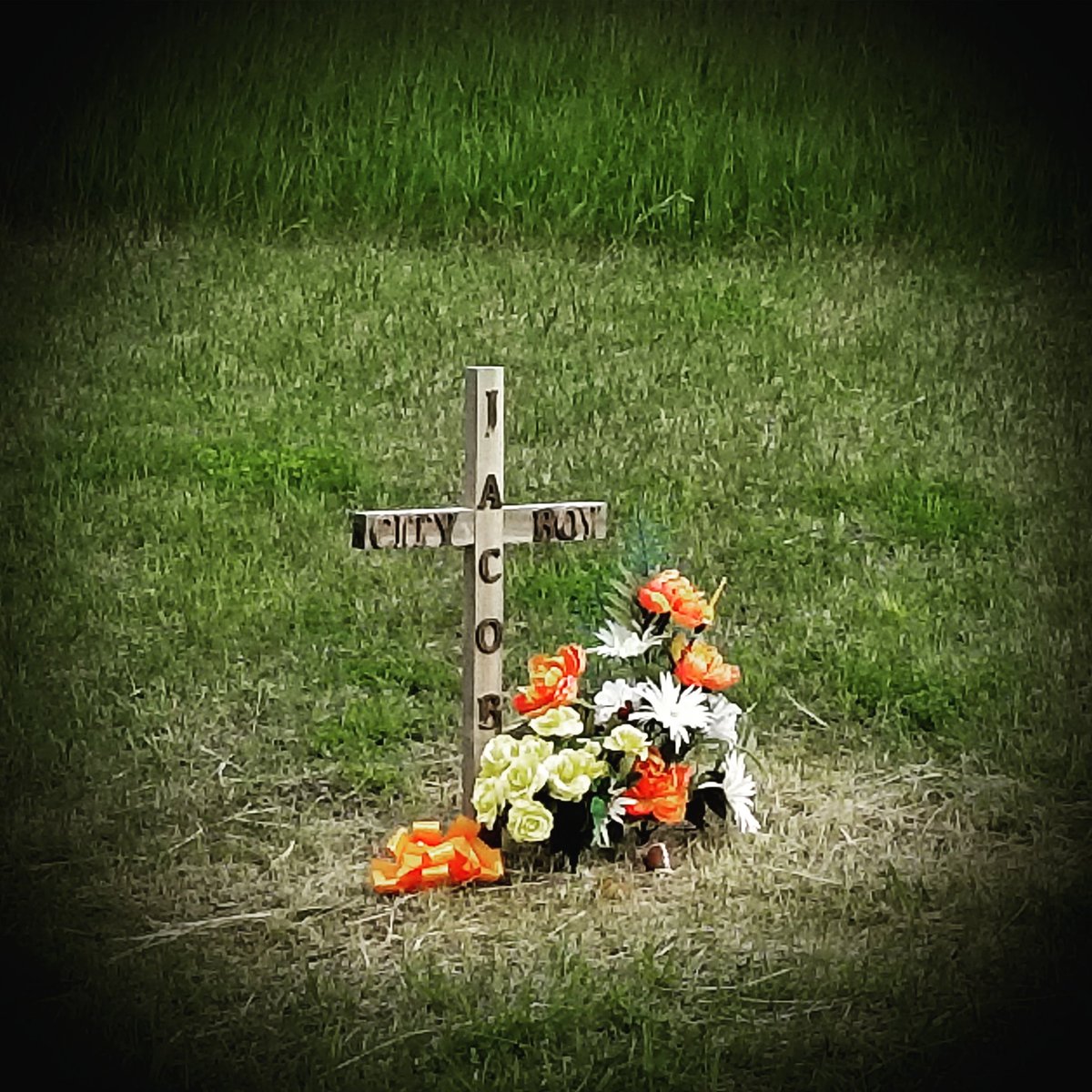 AngQuam33's tweet photo. Three years without my heart.  #cityboy https://t.co/ZiBAmVd089