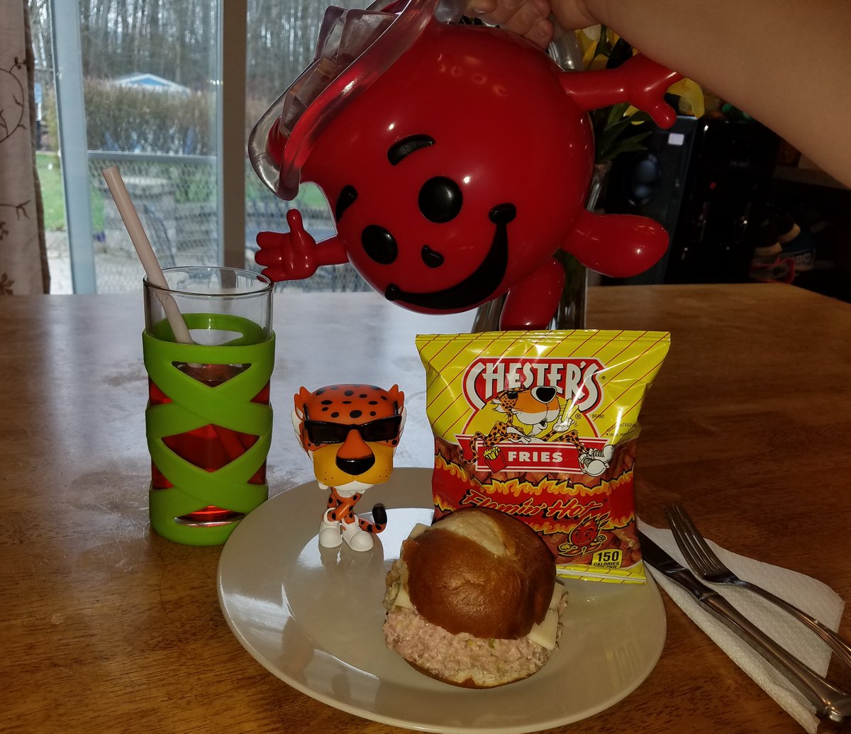 Been enjoying this unprecedented opportunity to spend each work lunchtime with the kids! #NationalMakeLunchCountDay #Funko #FunkoFamily #myfunkostory #funaticoftheweek #FunkoFamilyAtHome @OriginalFunko @ChesterCheetah @koolaid