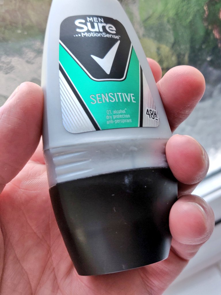 This morning as I applied deodorant I heard myself say "Oh! The lid would make an excellent Descent Rocket Skirt". Do you think I& #39;ve become obsessed with building a model of the   #Apollo13 Lunar Module?