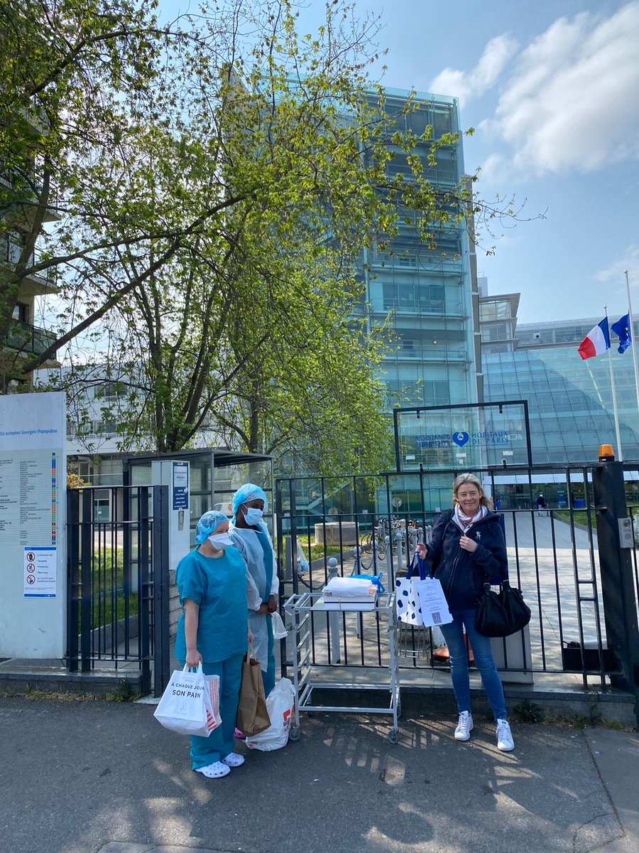 CitronTeam's tweet photo. Encore une livraison rondement menée par nos bénévoles de la @CitronTeam. Que du bonheur !! 🙏

☑️ @hopital_necker 
☑️ @HopitalPompidou 

#RestezChezVous #COVID2019 #Paris15 #MerciAuxSoignants https://t.co/4ZwlZEAw5r