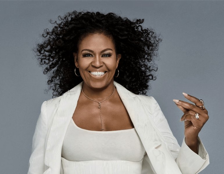 "Minha história" traz um relato íntimo e singular, de Michelle Obama, uma mulher com alma e consistência que desafiou constantemente as expectativas — e cuja história nos inspira a fazer o mesmo. 

✨ Compre o e-book por R$15,96: amzn.to/3cUFGL6
