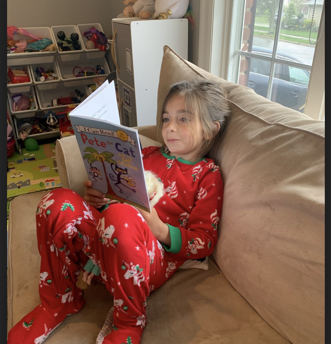 gwlswes's tweet image. Somebunny’s been reading!! @GWLSchool #gwlspiritweek #gwlstrong @JAPerezNY @LibraryLadyGWL