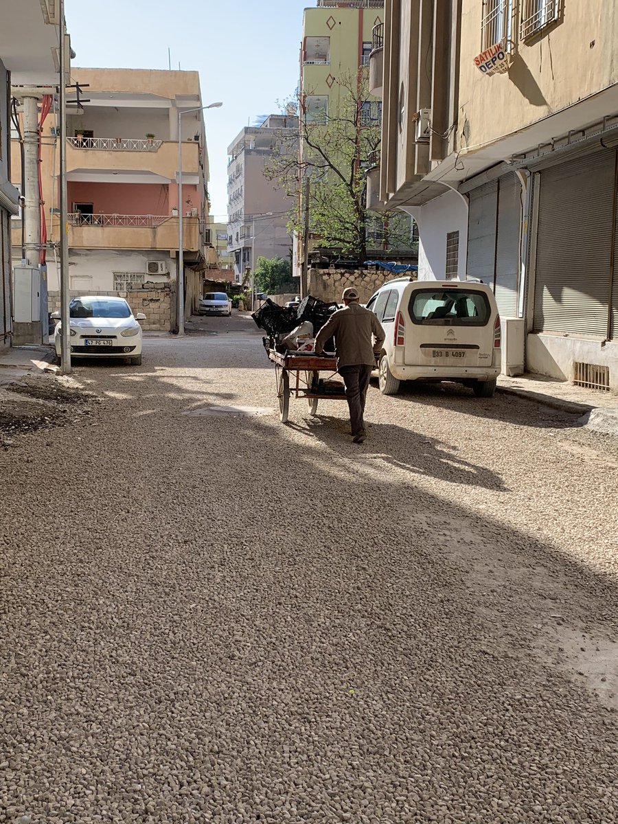 Eskici bağırınca sen geldin aklıma yapmacık