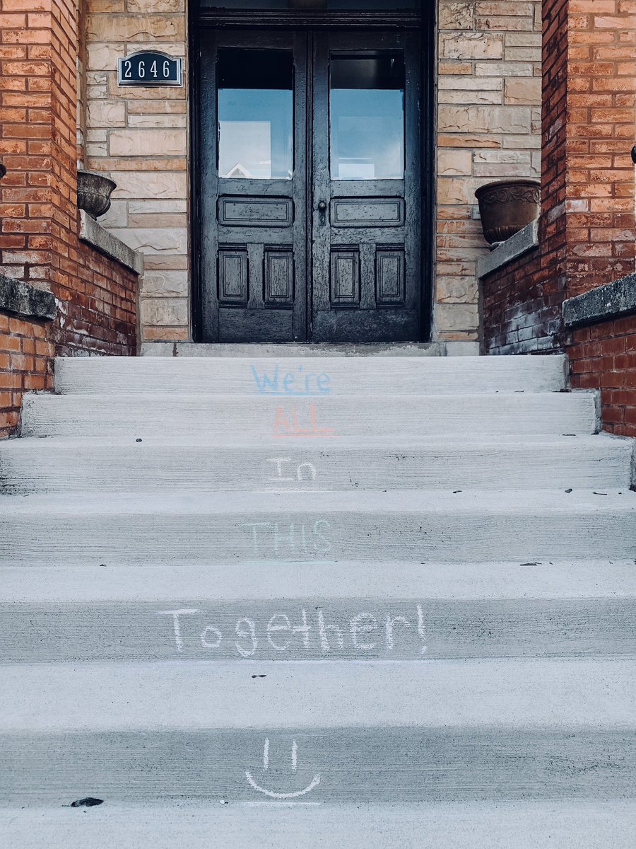 DePaulSB's tweet photo. This week, we wanted to π·ππΎππ ππ½π πππππ½πΎππ to those around usβοΈ
@MeyerTori, @PaytonLundberg, @cara_jimenez and @RileyHolmgren took chalk to the sidewalk and left positive, uplifting messages for those in their neighborhood. π
#Grit x #7WeeksofWinning https://t.co/ptvLTiQgIs