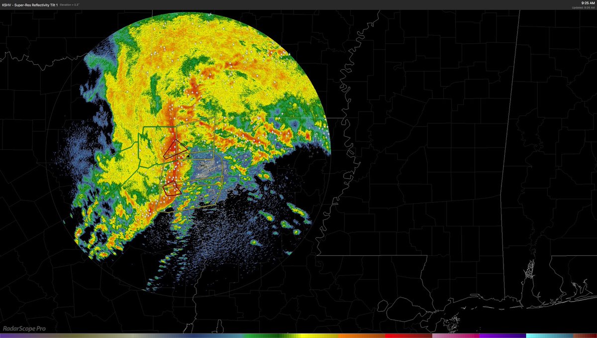 The tornadoes were embedded within a larger mesoscale convective system that initially formed in Texas overnight, likely produced tornadoes around Shreveport early Sunday morning, before continuing to track roughly along I-20. Here’s the MCS around 9:30am Sunday (4/n)