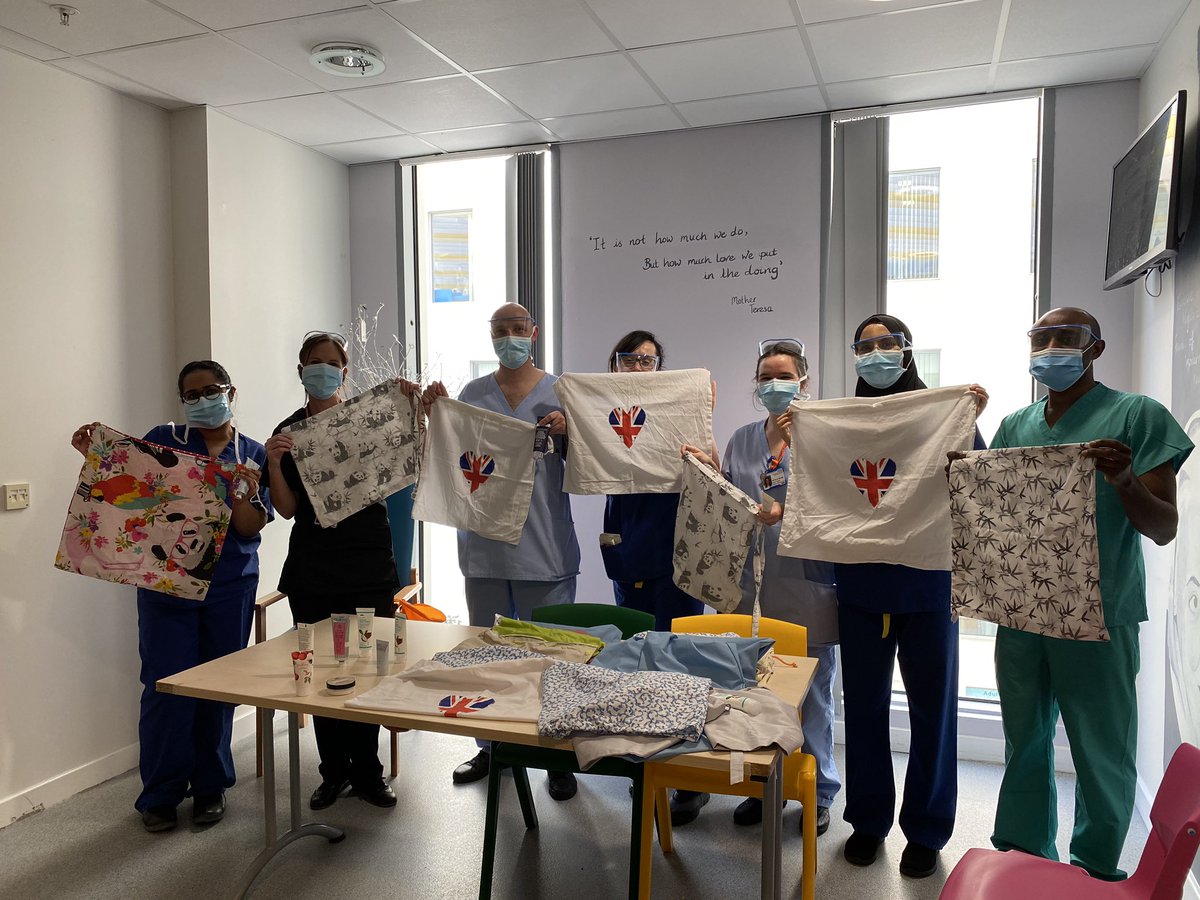 Another thank you to the amazing people who have taken the time to think of ways they can help staff.... more hand creams and uniform bags for the staff today. Thank you 💙 @MFTWards9and10 <a href="/UrologyETC/">ETC UrologyWard-CMFT</a> <a href="/MarnieMoo11/">Marnie Deaville</a>