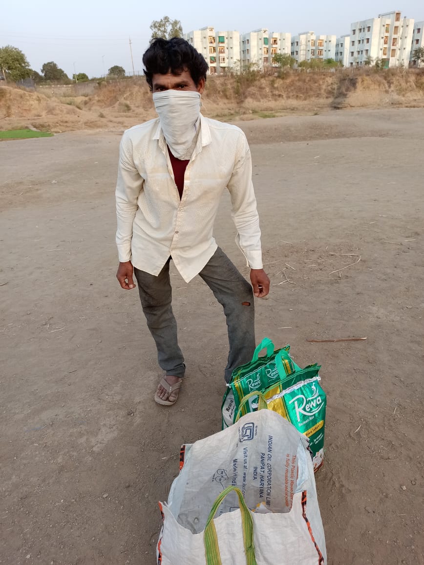 nren_dra's tweet photo. today in Bhopal, dry ration kits distributed by @ActionAidIndia at Hajipur / Indrapuri 136, Baghmugaliya 260, Ajay Nagar 35, jaatkhedi 30, Gandhinagar 220, Total- 681. Similarly in Indore total 1330 ration kits distributed most needed person in 17 slums within a week.@sndeep https://t.co/bjmWExwxk0