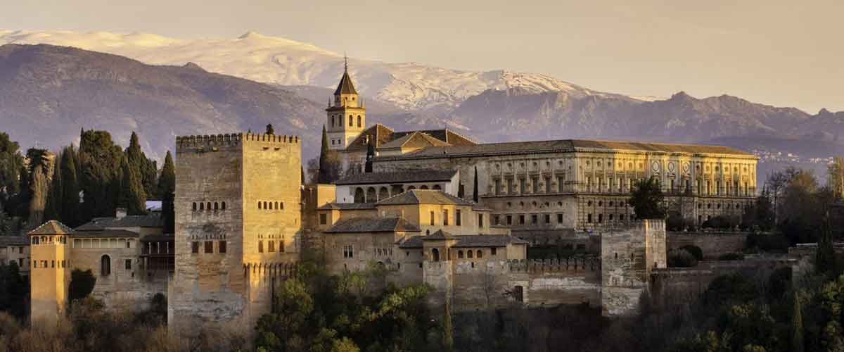 Visitas en taxi por andalucía desde Nerja. Junte un grupo mediano o grande con familiares y amigos, y pase un día inolvidable de visita en taxi por los monumentos y lugares más importantes de Andalucía desde Nerja.
nerjataxi.com/es/visitas-en-…