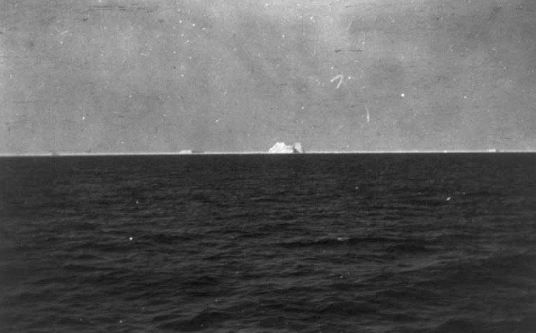 BeschlossDC's tweet image. Iceberg photographed in area of Titanic sinking this week 1912: