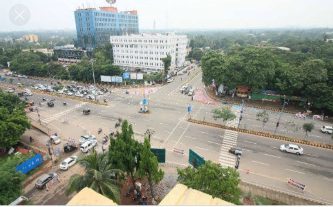 Rupali Square at Saheed Nagar junction was named after the small restaurant named Rupali started by a Balasore family of three at the place where Pathik Hotel stands. During early period, it was the only foodies joint for the SN ppl  #BbsrFoundationDay  #bhubaneswar  #BbsrNameGame