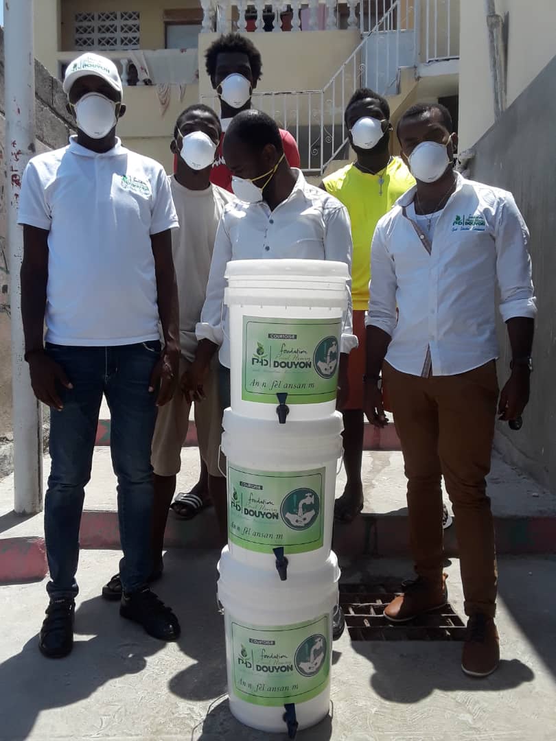 HenryDouyon's tweet photo. Fondasyon Paul Henry Douyon ankouraje nou lave men nou, swiv tout konsiy MSPP yo. An nou fè solidarite, pou nou kwape kowonaviris (Covid-19) #lavemenou https://t.co/piVfKzVkXx