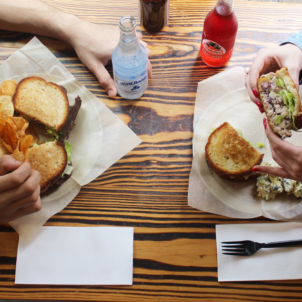 Linus & Pepper's tweet media