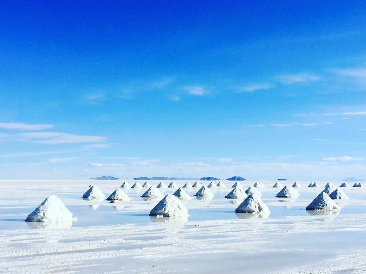 Tamsyn_Curley's tweet image. Sharing my Insta pics #LockdownInspiration Salt flats. Salar de Uyuni 2015 😍