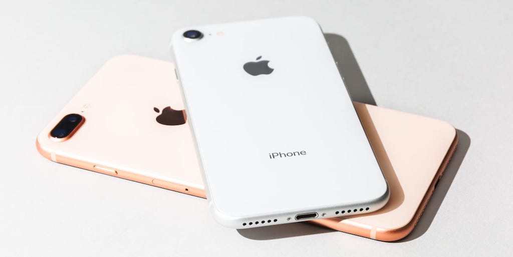 wescrimmage's tweet photo. Here Are More Updates On The Next #iPhone! And, it could cost under $500?!
@wescrimmage uncovered these latest rumors surrounding a new #iPhoneSE or #iPhone9 being released this year! Learn More: https://t.co/7KyPszPdZM
#MobileLearning #LearningAnytimeEverywhere #LearningTech https://t.co/sRryxLijvW