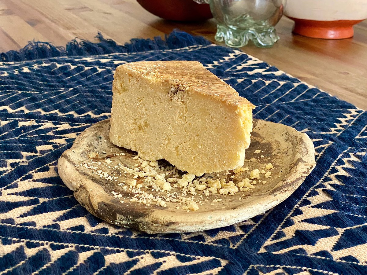 Hoy decidimos desayunar, comer y cenar queso de meritito #Cotija, #Michoacán, ¡una delicia! <a href="/cotija2gonzalez/">Queso Cotija Dos González</a>, tradición de varias generaciones. Si se le antoja puede contactarlos en su cuenta, tienen #servicioadomicilio en #CDMX. 
#LosProductoresTambiénNosNecesitan ❤️.