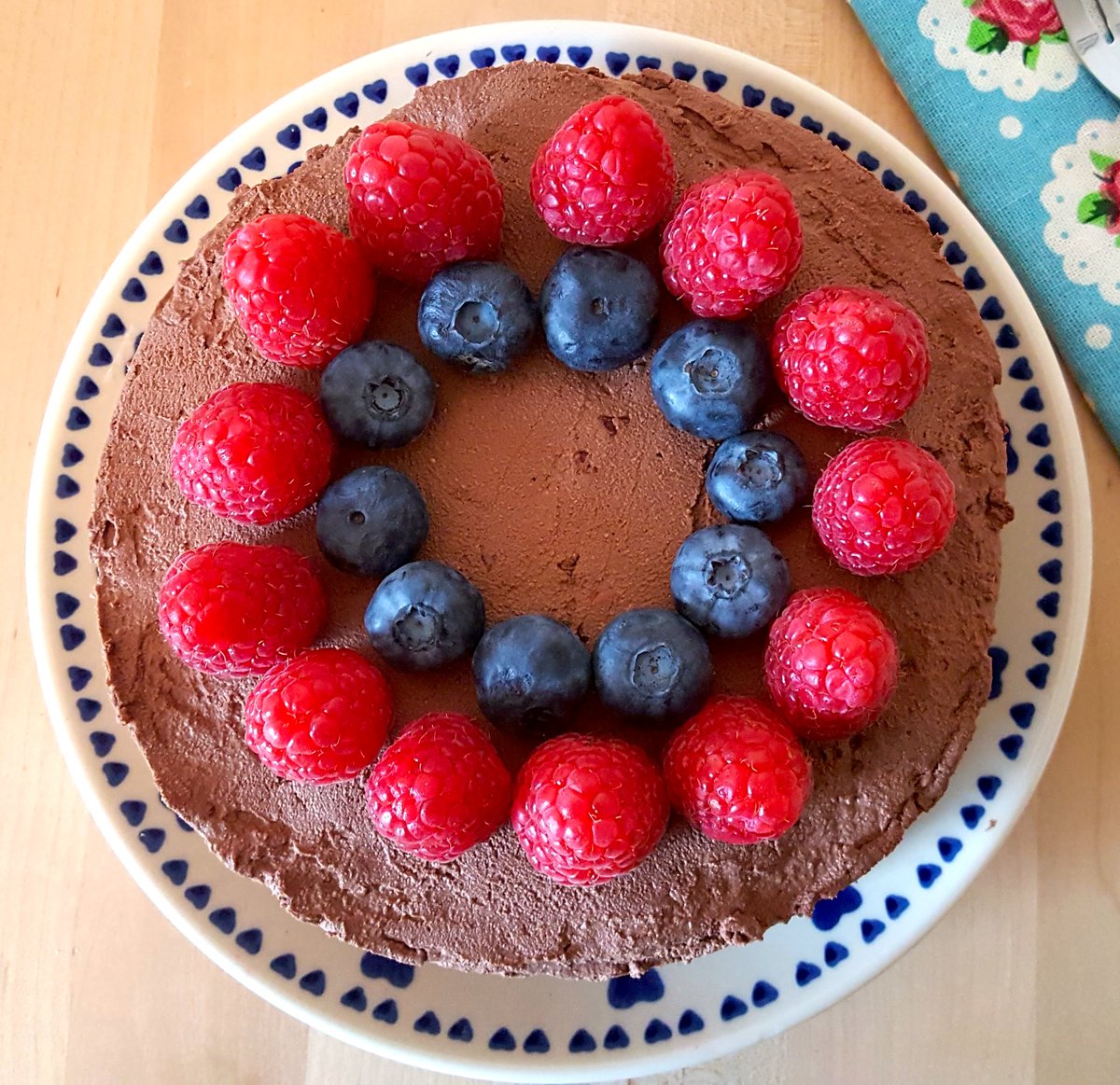 sobodyuk's tweet photo. Got some tofu? Make this healthy tofu chocolate tart!
https://t.co/e35WpikgZP
#chocolatecake #plantbased #whileinselfisolation #VeganEaster #VeganForTheAnimals https://t.co/paTdMV7OWs