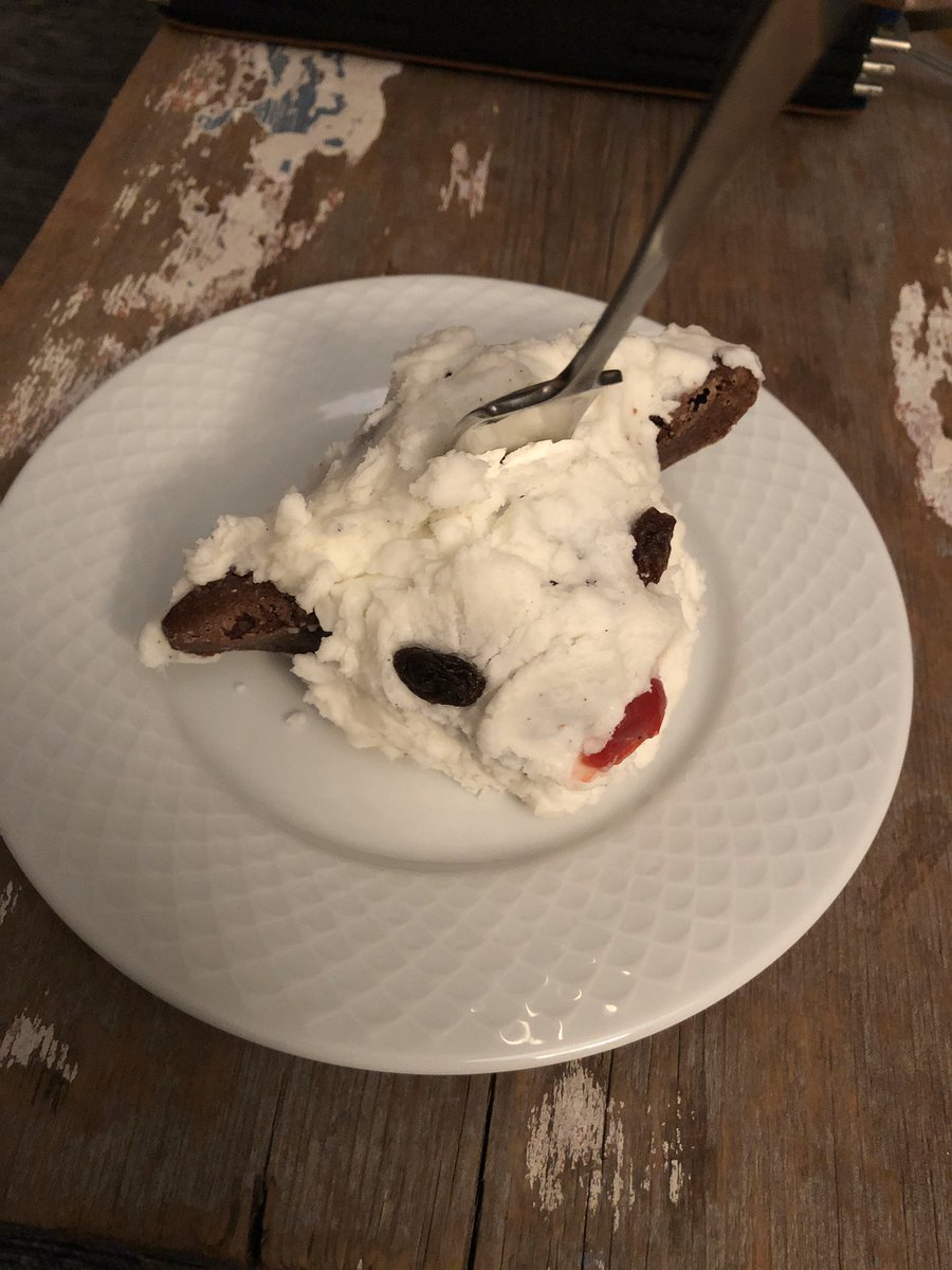 MarkCWunderlich's tweet image. The morning after. #cuthbert. #lambcake