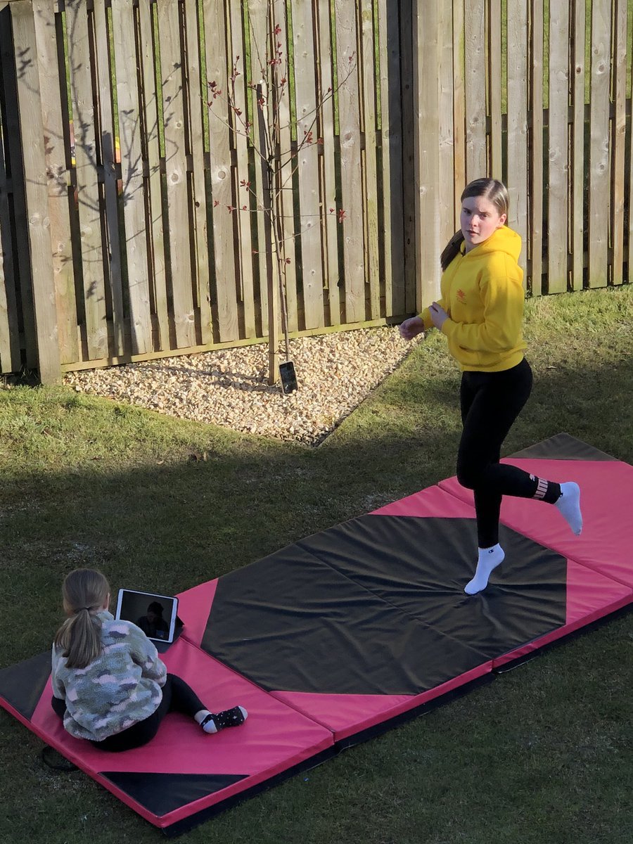 <a href="/Astrogymnastics/">Astro Gymnastics</a> and <a href="/SynergyGyms/">SynergyGroupFitness</a> online zoom sessions in the back garden this afternoon!  #gymnastics #keepingfit #lockdown