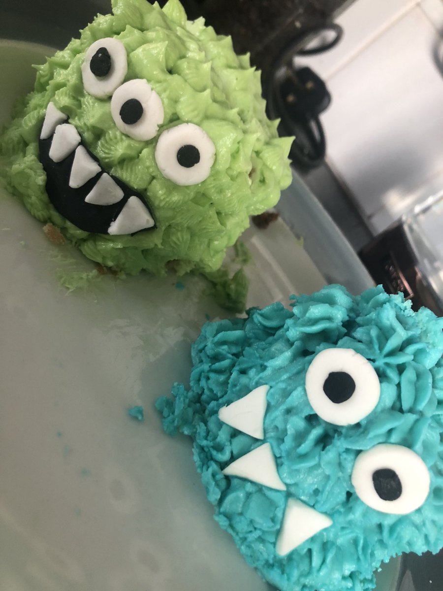 Mini monster cakes🤤