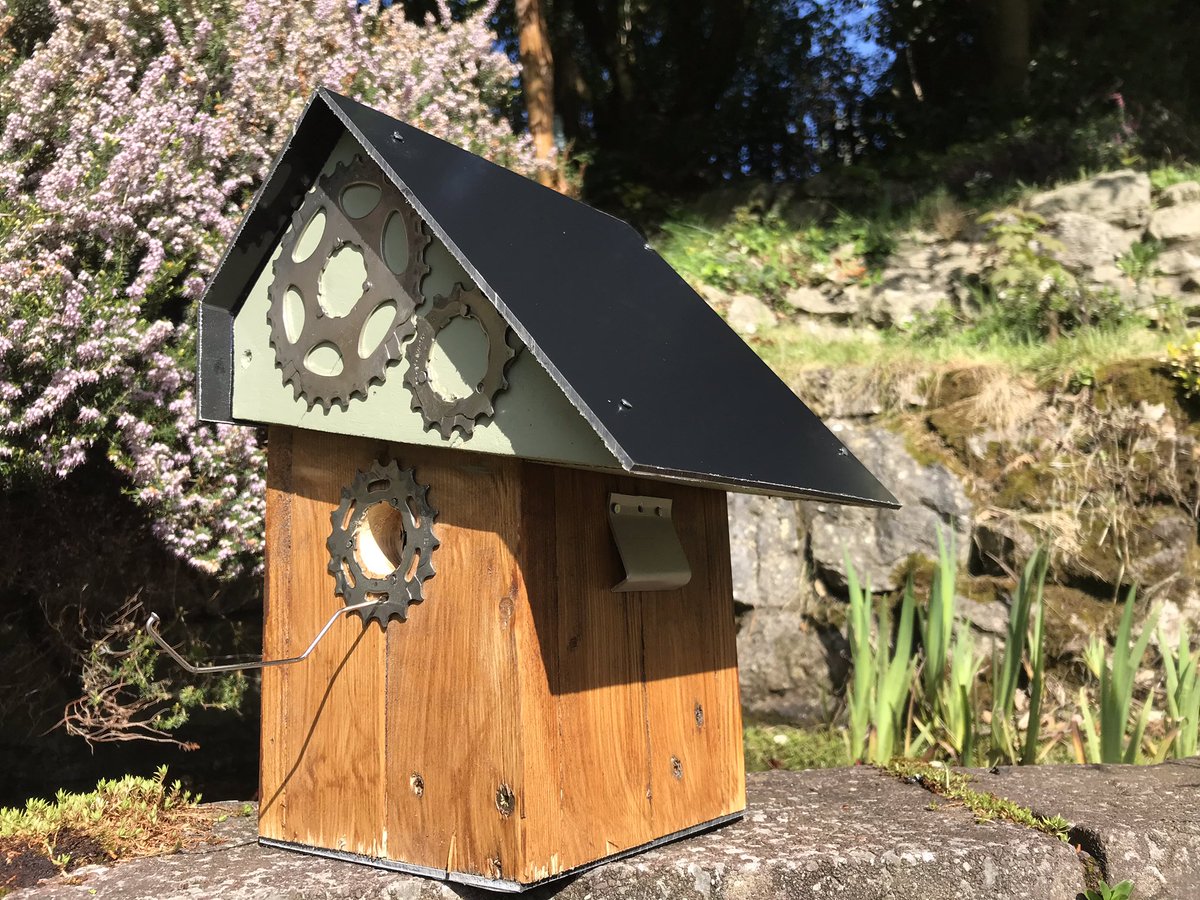 BirdintheBox1's tweet photo. Another box finished.. sometimes you change direction near the end, this one took a few unplanned turns.. 🐦🏡 #birdinthebox #birdbox #nestbox #maker #upcycled #urbangarden #blackrock #cork #makeit 💯% upcycled .. https://t.co/44AofkDNl4