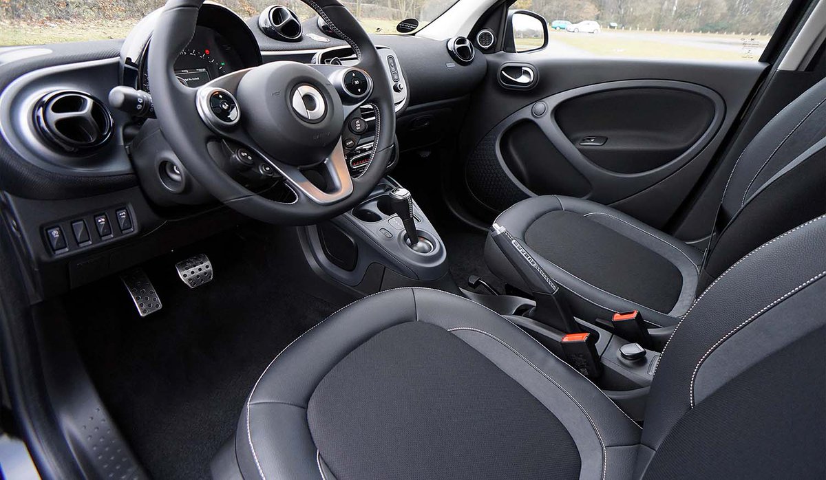 MatthewsTire's tweet photo. Looking for productive ways to occupy your time at home? Now's the perfect time to sanitize &amp; clean your car! 🚙Download our full spring-cleaning checklist: https://t.co/I3njvAg8UU
#WeKeepYouRolling https://t.co/MOV32HXR5Z