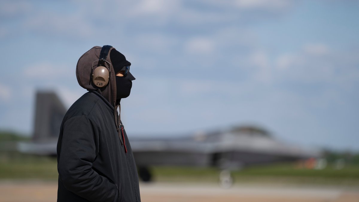 JBLEnews's tweet photo. #1FW implements new changes to mitigate exposure from #COVID19 and maintain the readiness of pilots, maintainers and aircraft! #ReadyAF
https://t.co/W4J3RfK4D0
@1fw_cc @DoD_DHA @DeptofDefense @usairforce @USAF_ACC @ACC_Commander @9AFCmdTeam @DubLee1 #FirsttotheFight https://t.co/fud3MMB4hD