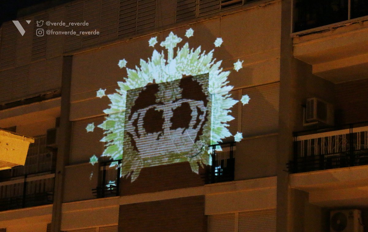 covideomapping's tweet photo. Este año la @HdadSanGonzalo salió a la calle... dedicado este videomapping realizado por @verde_reverde a sus hermanos, titulares y a @NewPato. #videomapping #covideomapping #videomappingsevilla #yomequedoencasa @elllamadorcsr @semanasantasev https://t.co/yp6CM8KjCV