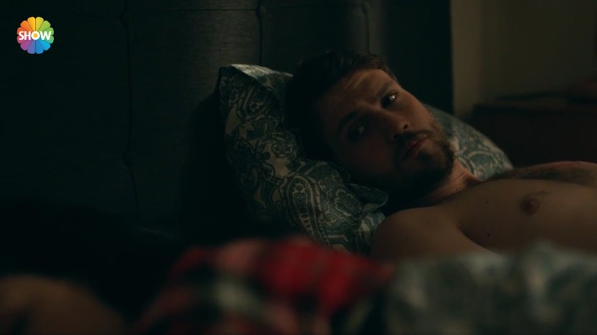 They slept together,then y wasnt able To sleep,he went To watch cartoons,N woke up,she told him,werent you able To sleep,she then said if you are not able To sleep doesnt mean we Will not sleep as well,y discovered something because he remembered sultan words   #cukur   #EfYam ++