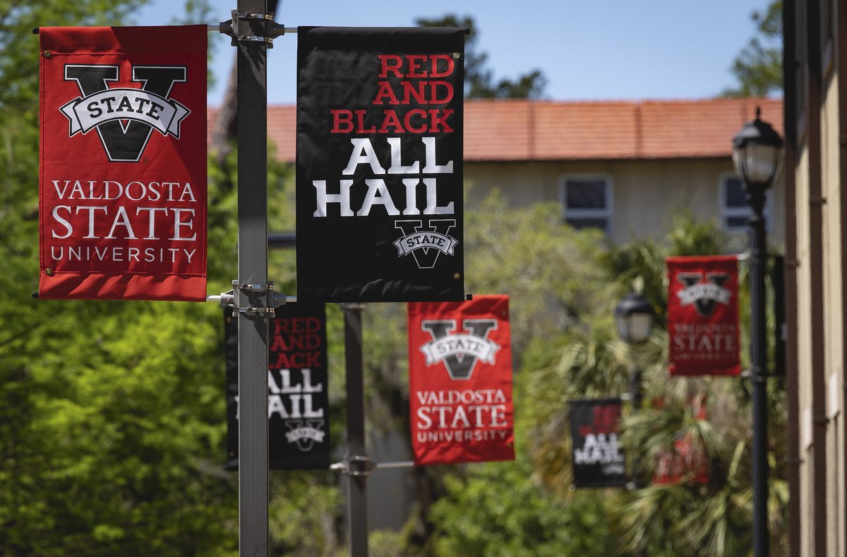 valdostastate's tweet photo. We can't wait until there are students filling up our beautiful campus again! ❤️
Photos:🔗https://t.co/Ub7FvDZHUz https://t.co/NREDbh1CT8