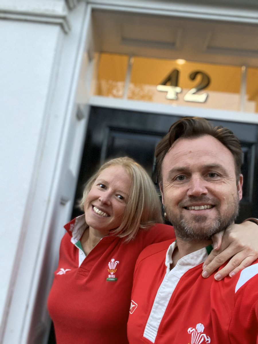 Cariad i pawb o Royal Leamington Spa .... #diolch <a href="/SingWales/">Sing For Wales!</a> @wynneevans <a href="/BBCRadioWales/">BBC Radio Wales</a> - meddwl am pawb yn Cymru gyd 🏴󠁧󠁢󠁷󠁬󠁳󠁿❤️🏴󠁧󠁢󠁷󠁬󠁳󠁿 <a href="/abenherring/">Ben Herring</a>
