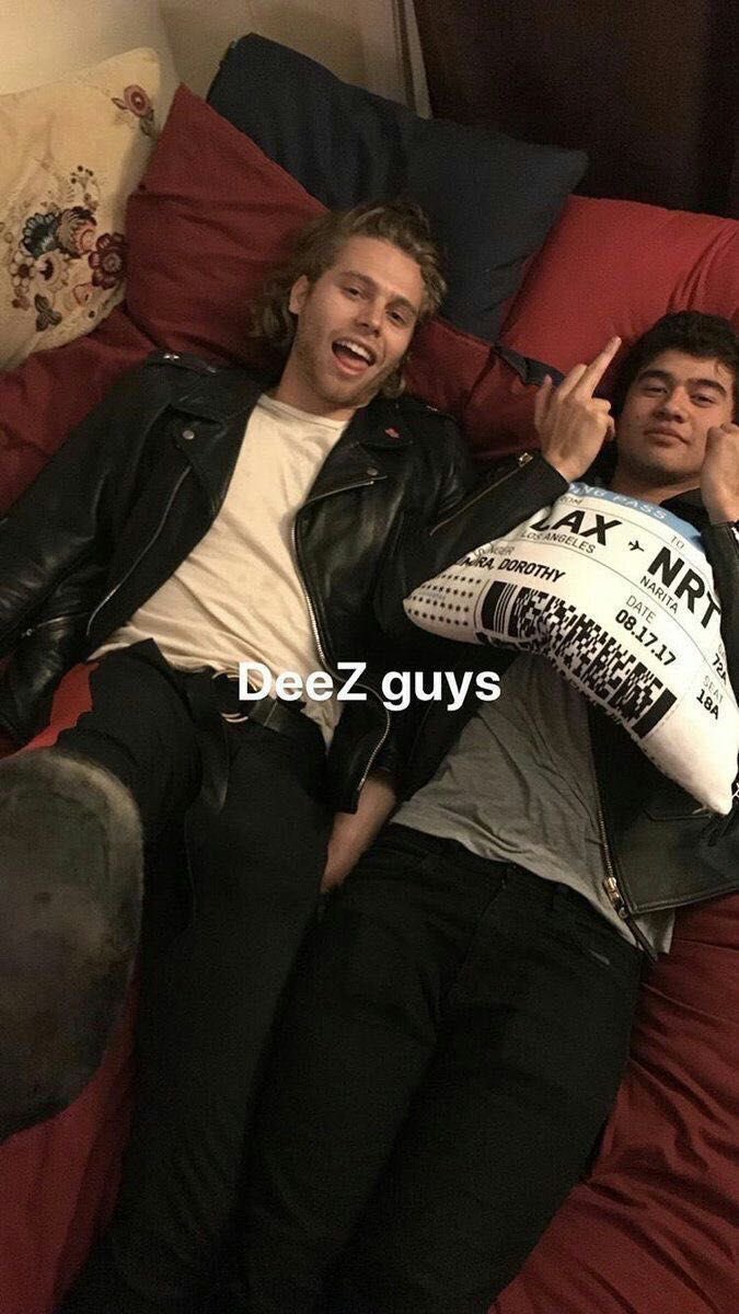 5sos pictures that prove they’re the best band ever (without explanation) a thread