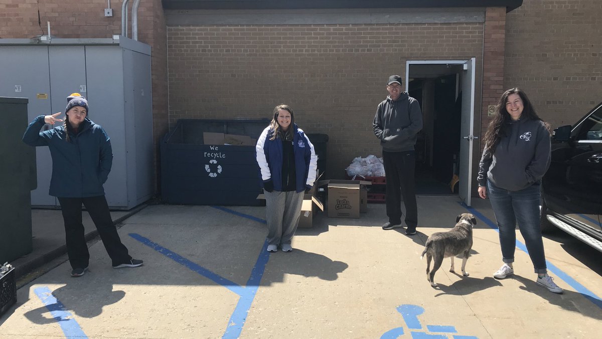 MMSchallengers's tweet photo. 6 feet apart during lunch service at South Park, but still feels a team - just missing our students. #weareallinthistogether #theSpartanWay https://t.co/uueWN1BKgN