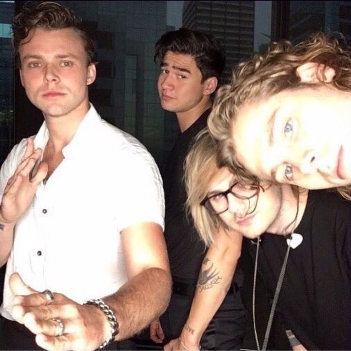 5sos pictures that prove they’re the best band ever (without explanation) a thread