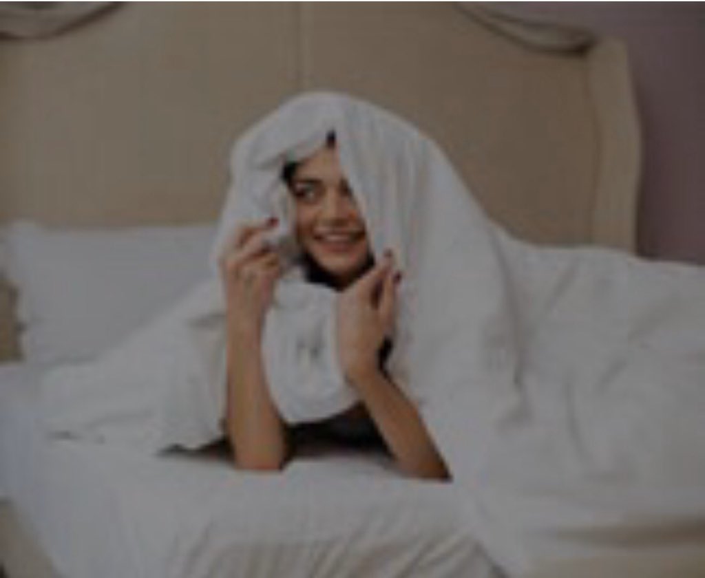 تصبحون على خير اخيراً عدلت نومي يس💪🏼😅