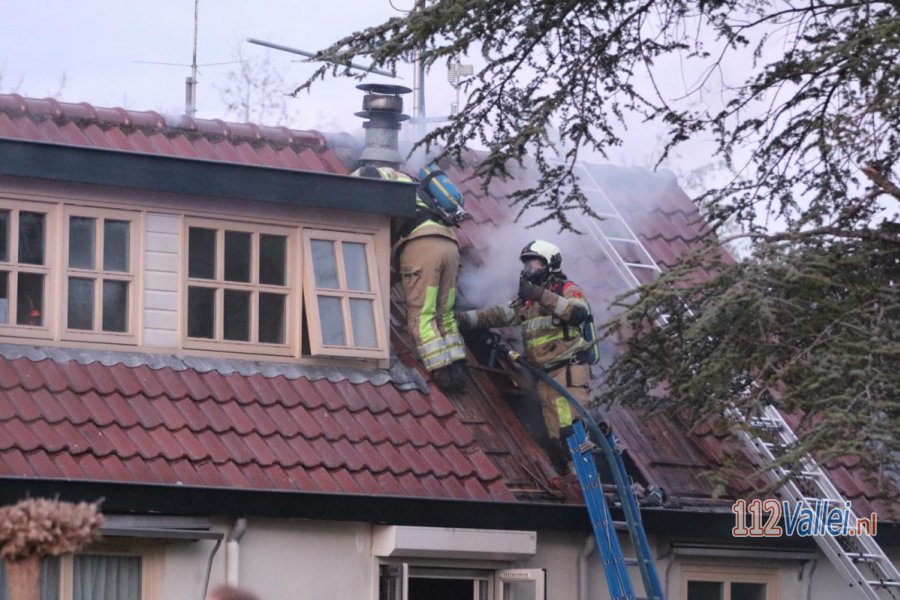 Veel rook bij woningbrand aan de Postweg in #Leusden. 112Vallei.