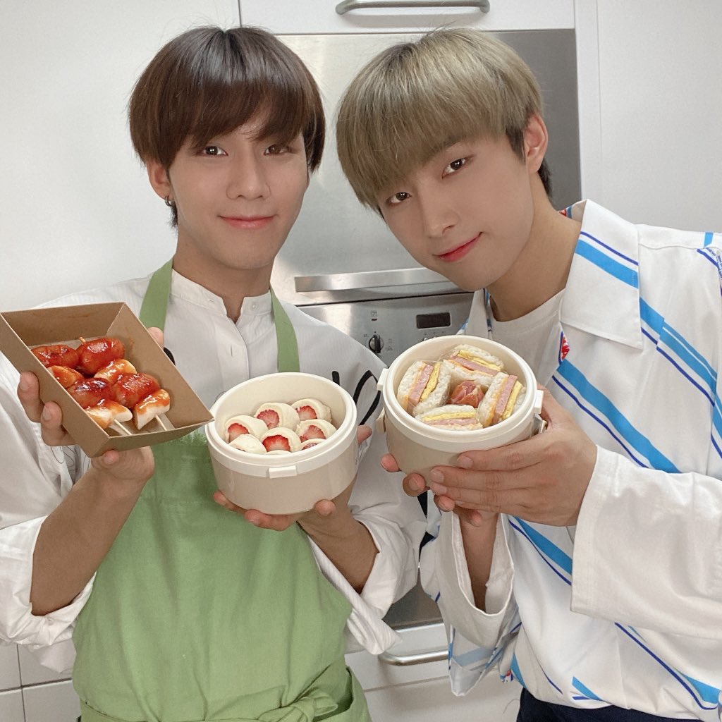 spectrum_brazil's tweet photo. [#Tradução] Os meninos postaram a seguinte enquete. Eles fizeram dois times, o Rumpa: Hwarang e Villain e o Rumma: Donggyu e Jaehan.

A comida escolhida foi do time #Rumma, preparada pelo Donggyu e pelo Jaehan! https://t.co/jwVOn3Wb6R