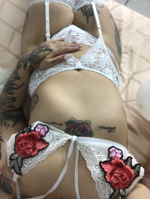 Miss me? I miss you so much guys! I hope to see you again soon💙 I love you stay home 💙 https://t.co/<a href="/tag/manyvids"class="tags"><span>#manyvids</span></a>