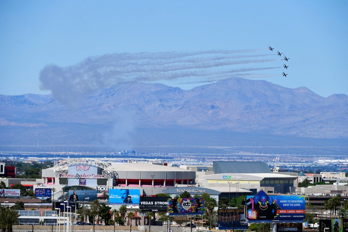 ICYMI | The <a href="/usairforce/">U.S. Air Force</a> #Thunderbirds put on a show high above the Las #Vegas Valley Saturday afternoon showing appreciation and support for health care workers, first responders, and other essential personnel. 🚑🚒🛫