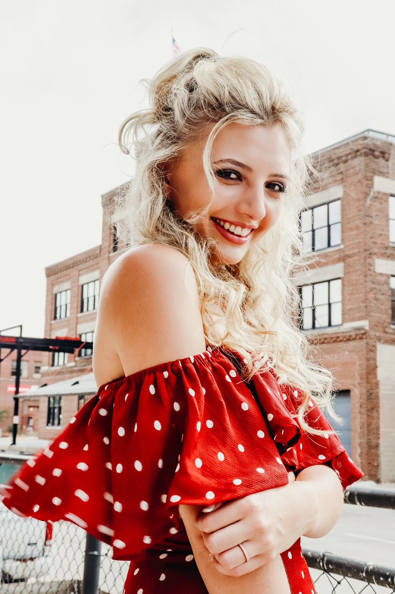 KateStivers's tweet image. strawberry shortcake 🍓✨🌹🤍