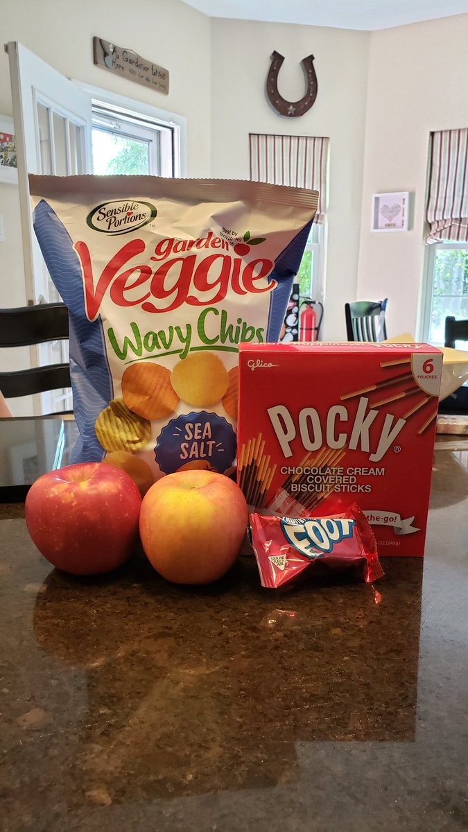 wbmspto's tweet photo. It's #wbmsvirtualspiritweek

These are the quarantine study snacks of choice for the 6th grader in our house!

#GoGrizzlies #WeAreWestBriar #wbmspto #wbms #bettertogether https://t.co/RCuloWPUiv