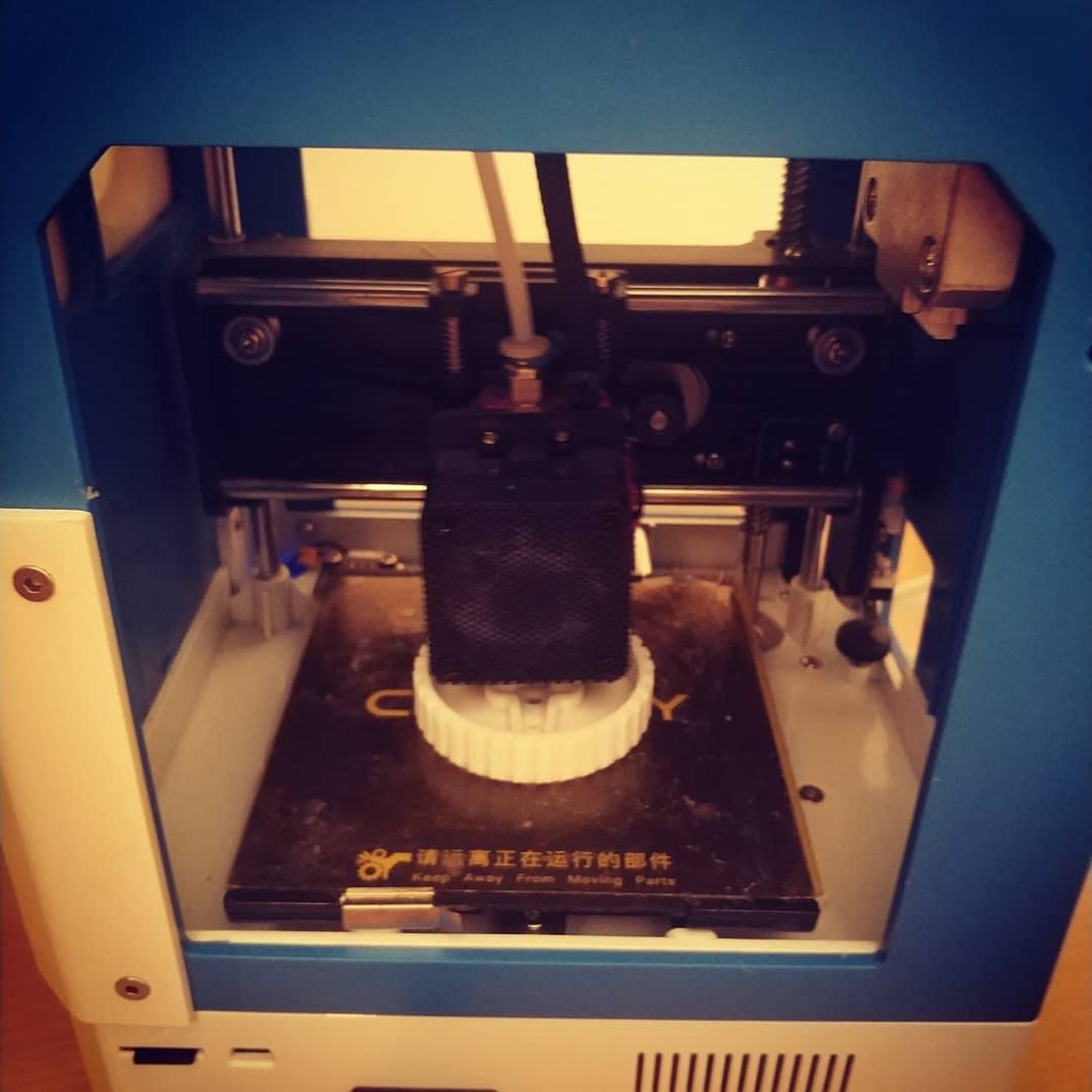 OttoDIY's tweet photo. Guess what we are 3D printing? 😃
#ottodiy #creality #3dprinting #3D #robot #printbot #rapidprototype #diy #diyrobot #makers #stayhome #staysafe https://t.co/gS0doLB3Dq https://t.co/hb36bhC4NL