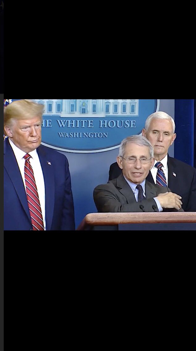 MaryDmsingleton's tweet photo. Clowns to the left of him jokers to the right. https://t.co/6UZ2TvY0dm