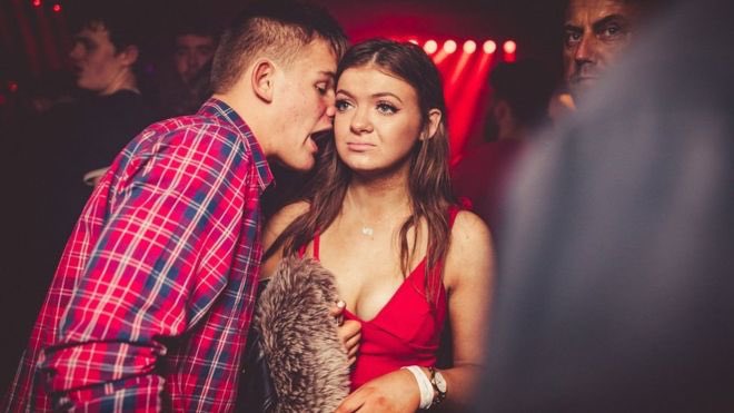 _estaff's tweet image. ‘Nah, it’s got nothing to do with bats. The Chinese government created the virus in a lab to control their population. Look, I’ll show you the WhatsApp message.’ 

‘I need to get back to my frien....’

‘You seen Peaky Blinders?’