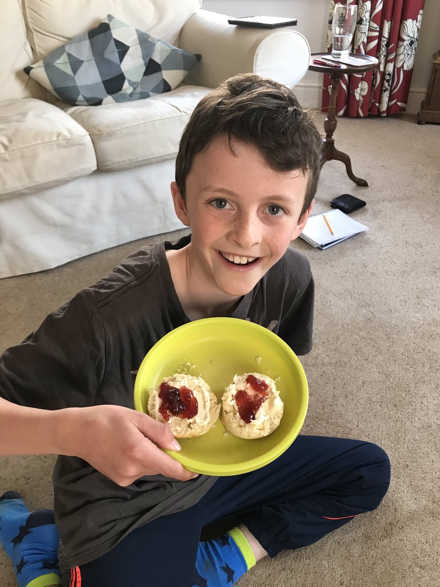 MadrugbyBrock's tweet photo. Home made scones #Devon #creamfirstthenjam https://t.co/9v9eMD5QH4