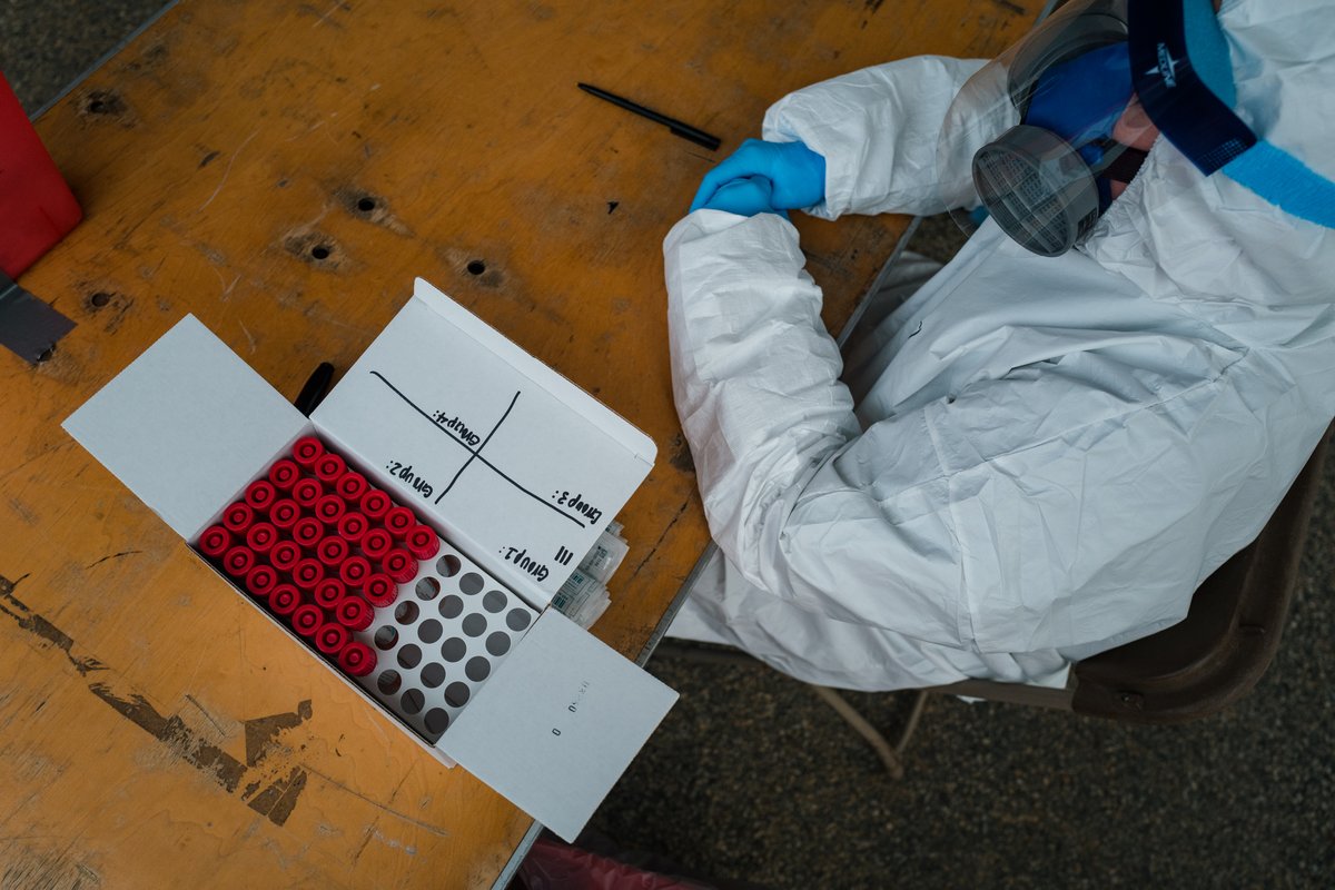 12. The government wasted time insisting that the test should be done by the CDC. By the time it was clear that test was a failure, the US was in crisis. Commercial labs like  @questdiag did not get FDA permission to roll out their own labs until Feb. 29, months into the pandemic