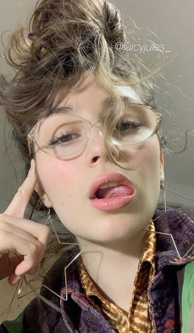 Watch juicy's leaked NSFW photo on TwXstars