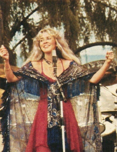 eliesaaabs's tweet photo. Stevie Nicks, 70s https://t.co/tyVnnFN4SH