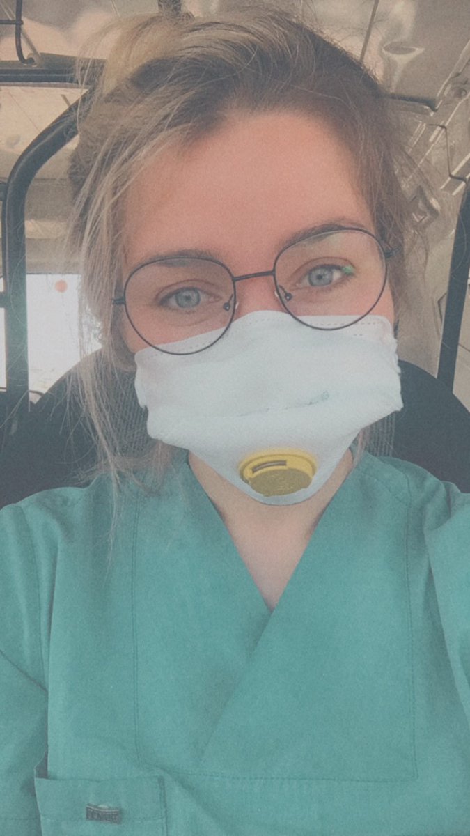 ✋🏻👩🏼‍⚕️